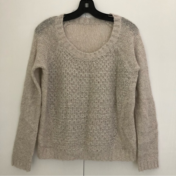 Beautiful light weight knit oatmeal color sweater different pattern knitted - Picture 1 of 7